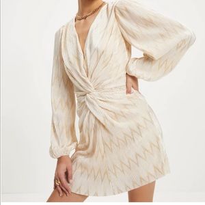 NWT!! GIULIANA TWISTED FRONT PLISSE METALLIC MINI DRESS - IVORY size medium